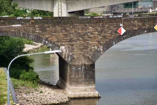 Pont ferroviaire sur la Moselle