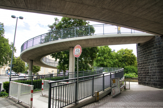 Fußgängerrampe der Balduinbrücke 