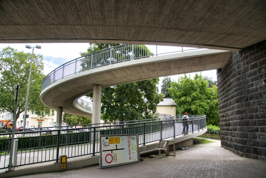 Fußgängerrampe der Balduinbrücke 