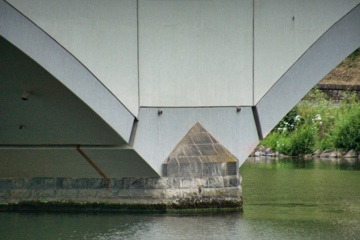 Moselbrücke Treis-Karden