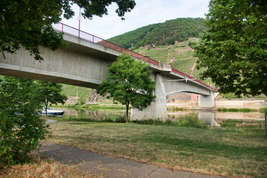 Moselbrücke Trittenheim 