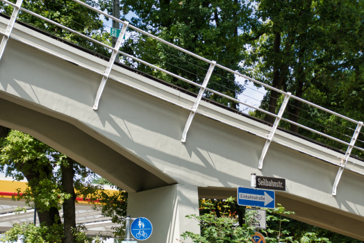 Viadukt der Standseilbahn zum Waldfriedhof