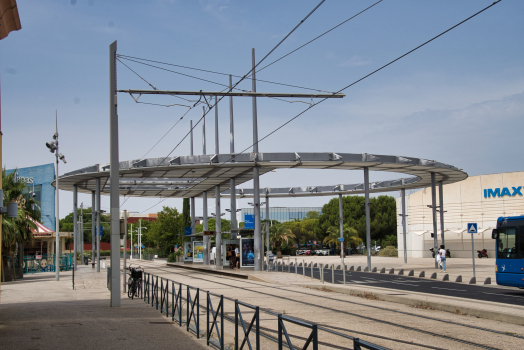 Station de tramway Place de France