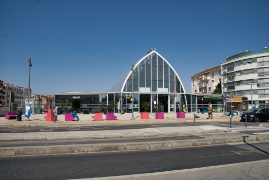 Langhaus über dem Bahnhof Montpellier-Saint-Roch