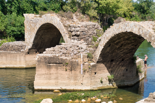 Saint-Thibery Roman Bridge