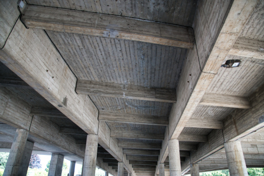 Pierre-de-Coubertin-Hochstraßenbrücke