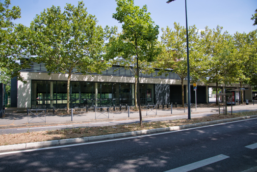Metrobahnhof Faculté-de-Pharmacie