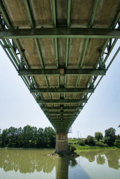 Lamagistère Suspension Bridge 