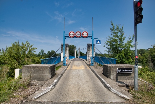 Pont suspendu de Sauveterre-Saint-Denis