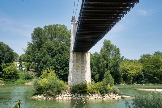 Hängebrücke Sauveterre-Saint-Denis