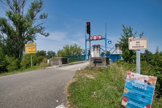 Hängebrücke Sauveterre-Saint-Denis