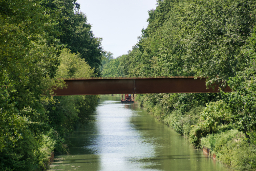Viaduc de franchissement du canal latéral à la Garonne