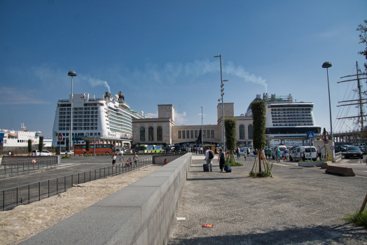 Kreuzfahrtterminal von Neapel