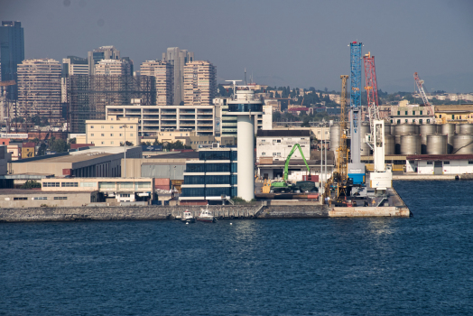 Tour de contrôle du port de Naples
