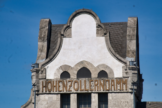 Berlin Hohenzollerndamm Station 