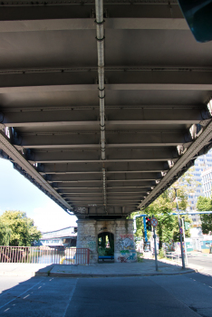 Hochbahnviadukt Großbeerenstraße 