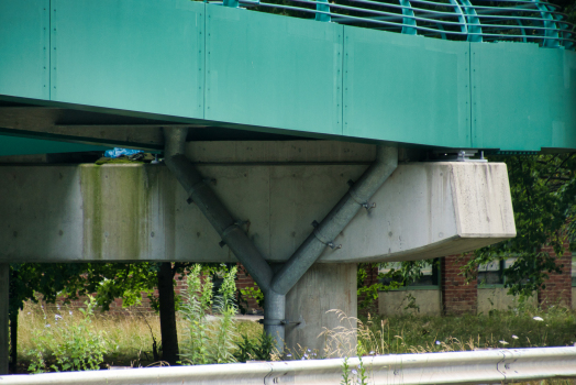 Memorial Drive Footbridge