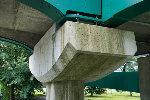 Memorial Drive Footbridge