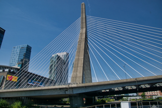 Leonard P. Zakim Bunker Hill Brücke 