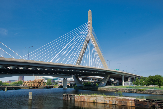 Leonard P. Zakim Bunker Hill Brücke 