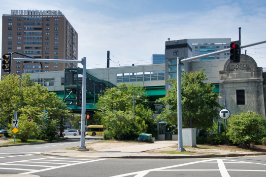 Science Park/West End Station