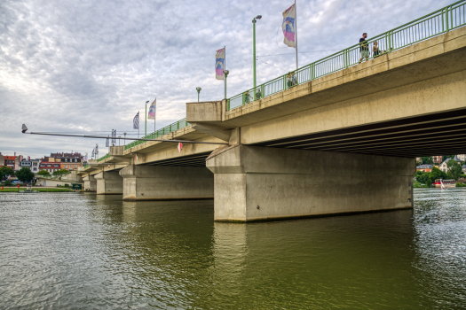 Pont Theodor-Heuss