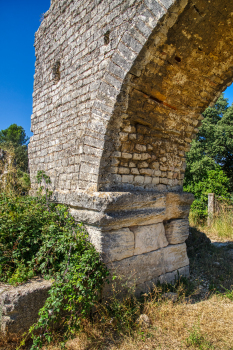 Aqueduc et meunerie de Barbegal 