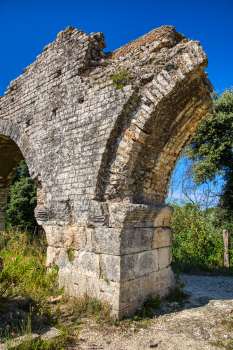 Aqueduc et meunerie de Barbegal 