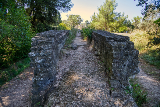 Aqueduc et meunerie de Barbegal 