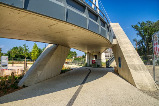 Passerelle Robert-Poujade 