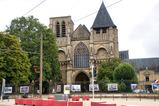 Église Notre-Dame de la Couture 