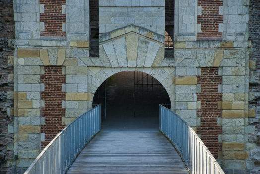 Abbeville Gate Footbridge