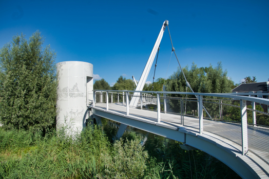 L'Hortillonne Footbridge 