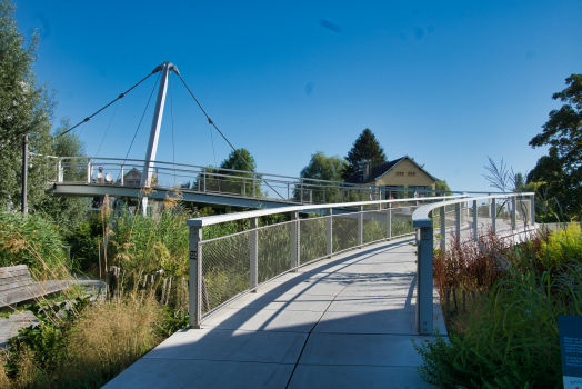 L'Hortillonne Footbridge 