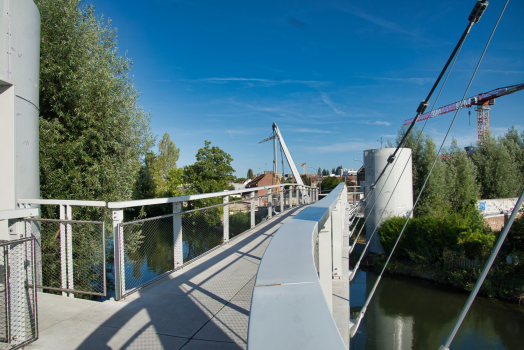 L'Hortillonne Footbridge 