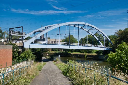 Monceau Metro Bridge