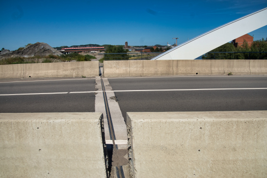 Neue Sambrebrücke Marchienne