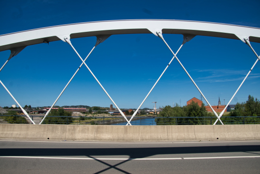 New Marchienne Bridge