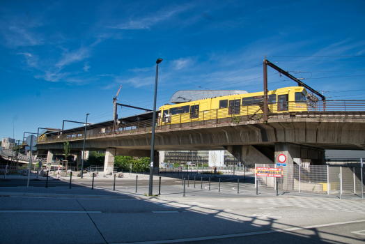 U-Bahnhof La Villette und Sambrebrücke