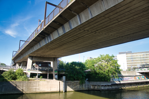 U-Bahnhof La Villette und Sambrebrücke