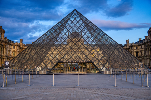 Pyramide du Louvre