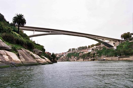 Infante D. Henrique Bridge, Oporto