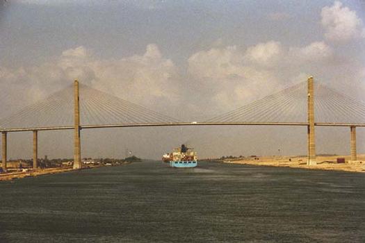 Brücke über den Suezkanal