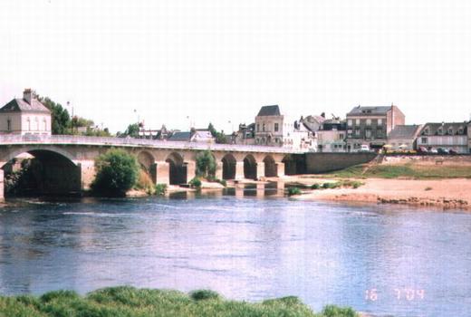 Pont de Chinon