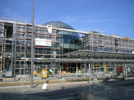 Kugelhaus am Wiener Platz in Bauphase