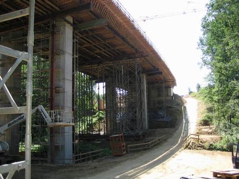 Baustand der Röderbrücke, Bewehrungsstahl komplett eingebaut
