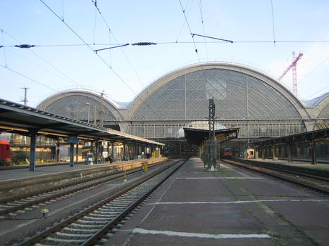 Dresden Hauptbahnhof, Außenansicht der Haupthalle