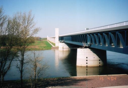Kanalbrücke Magdeburg – 
Blick vom östlichen Widerlager Richtung Westen