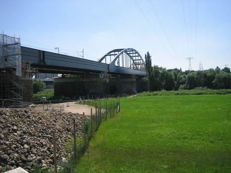 Elbebrücke der Bahnstrecke Dresden-Leipzig in Riesa