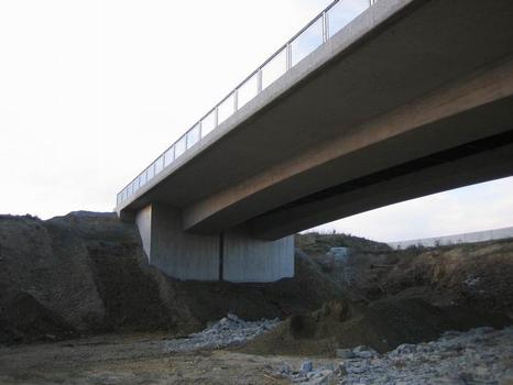 Überführung S156 Stolpener Straße in Radeberg, Bauwerk ist fertiggestellt aber noch nicht unter Verkehr